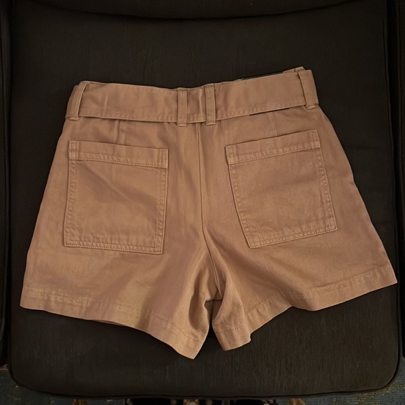 NWT Banana Republic Shorts - Size 0 - Picture 3 of 3